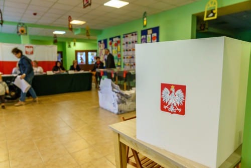 Poland after the general elections 2019: a divided country in a state of suspension,  where citizens don’t give up their hopes